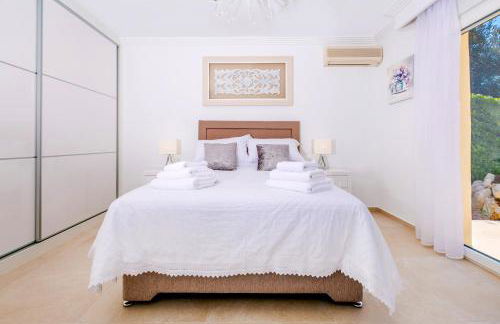 Casa Juana is a modern, luxury, exclusive, 6 bedroom villa. - Foto 3