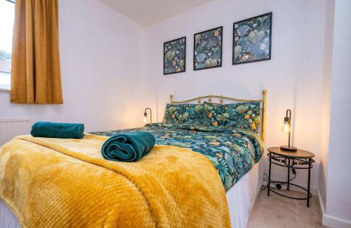 Splendid House Great Location to WAVE Surf & South West Water Park - Super Garden By STAE-Homes - Foto 25