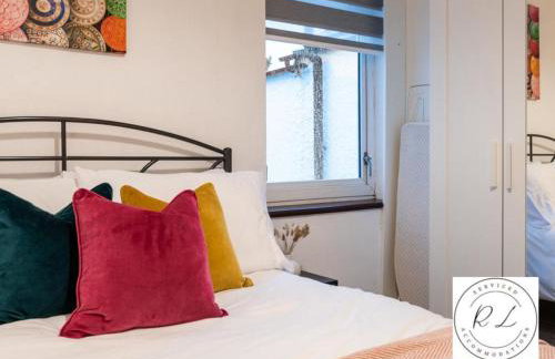 Elegant Wigston Getaway - Modern Comfort & Free Parking - Foto 8