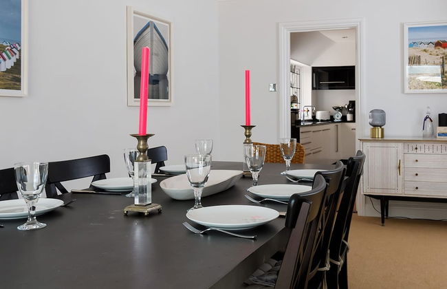 Stunning 5BR Home With Pool - 5 min to Beach - Foto 12