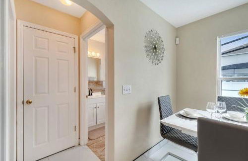 South Facing Pool, Close to Attractions, Remodeled - Foto 14