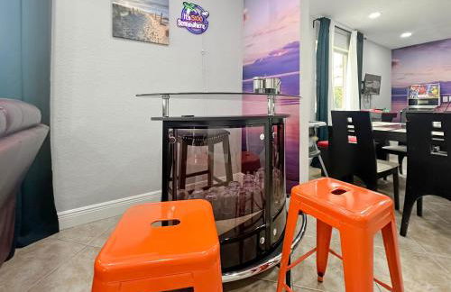 Vacay Spot Happy Escape 15 Min Beach Massage Shower Prime LOC! 6 blocks away from Bars, Nite Clubs, Res, Shops - Photo 28