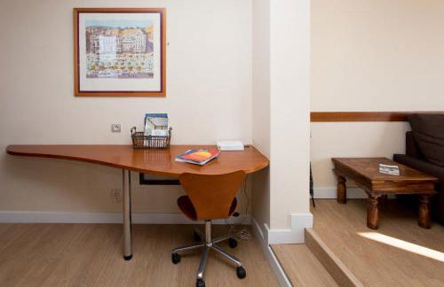 Gaudi penthouse with terrace views - Photo 34