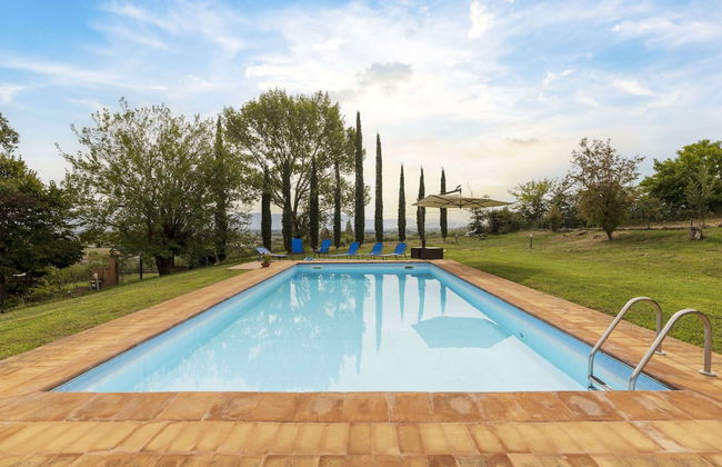 Classic Villa for Family With Pets - Photo 32