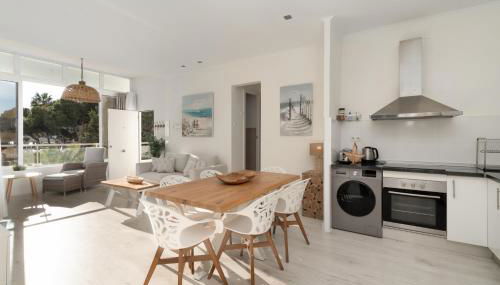 Stunning Beachfront apartment with Sea Views - Foto 5