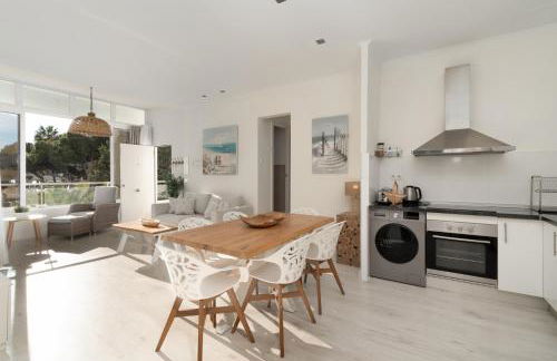 Stunning Beachfront apartment with Sea Views - Foto 5