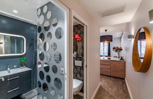 Luxury Family 2BR - Prime Location, Walk to Beach & Shopping, Sunny Balcony - By Totolulu Cannes Hoche - Foto 18