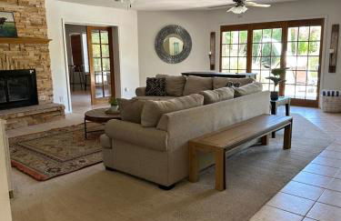 Paradise in Scottsdale with Pool Oasis & Game Room - Foto 18