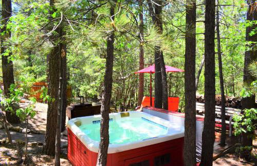 Dream Getaway-Secluded Hot Spa-Walk to Village-Walk to Pineknot Trailhead-Plus King Bed! - Foto 39