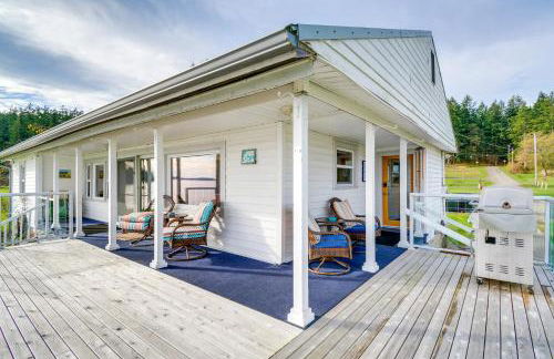 Bayfront Port Hadlock Retreat with Grill and Deck! - Foto 2