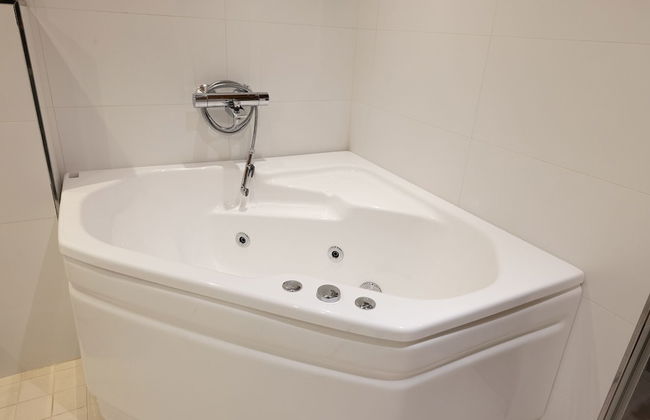 2ndhomes Unique 2-Story Home with Spa - Foto 23