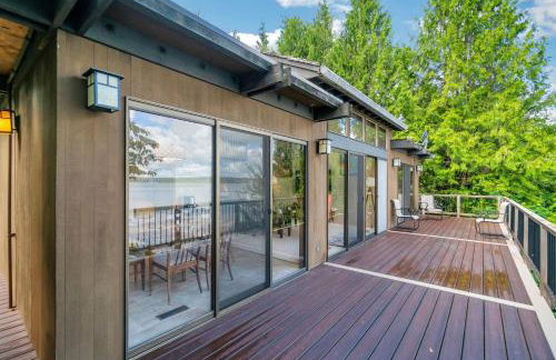 PNW MCM 155ft Private Waterfront Gem on Raft Island with Hot Tub - Foto 28