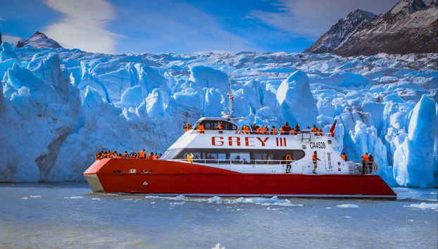 Navigando sul lago Grey