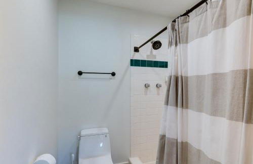 Spacious Flagstaff Home with Hot Tub and Fire Pit! - Photo 17