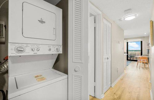 Fun cozy beach retreat! Steps to beach, heated pool & pickleball - Foto 19