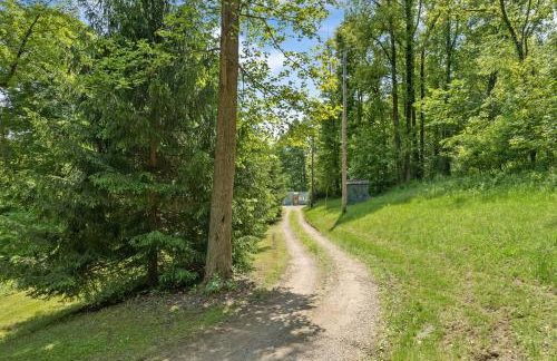 Unique Dover Accommodation with a Hot Tub Perfect for Glamping in Ohio - Foto 14