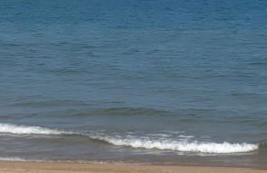 Garbí Beachfront Apartament - Primera línea con vistas al Mar Mediterraneo - Foto 2