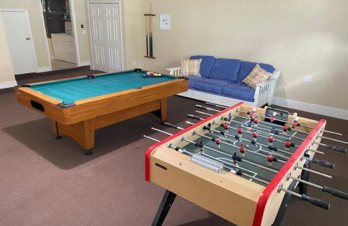 Spacious Family Escape 2 Masters Pool Hot Tub Pool Table & BBQ - 2 Miles Disney - Foto 3