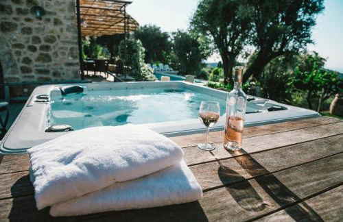 villa provençale en pierre avec vue sur la mer, piscine et jacuzzi - Foto 15