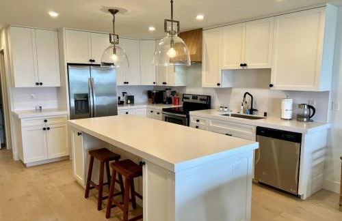 Oceanfront Fully Remodeled 2BR 2BA, Pool, Hot Tub, Gated Parking - Foto 32