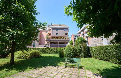 -LUMINOSA 5 STARS WITH BALCONY- Wifi Netflix 15 minutes from Duomo - Foto 15