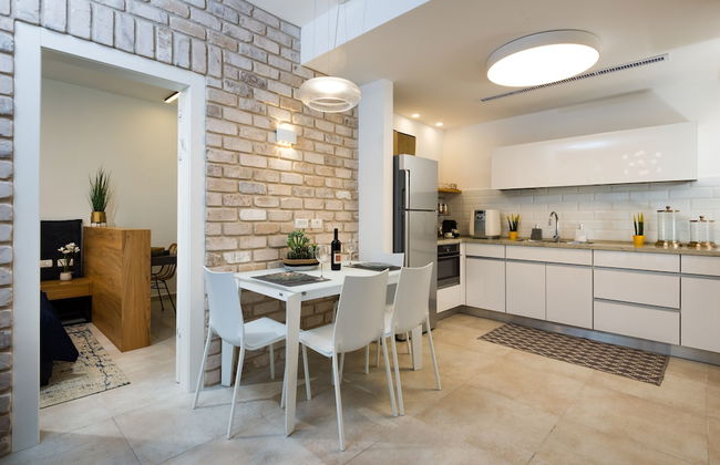 Contemporary & Texture-Rich Hideaway - Foto 15