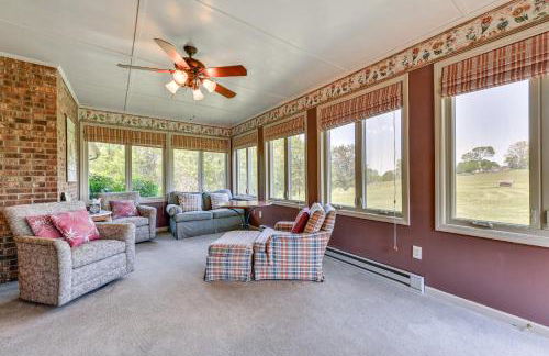 Spacious Mount Pleasant Home with Grill and Yard! - Foto 23