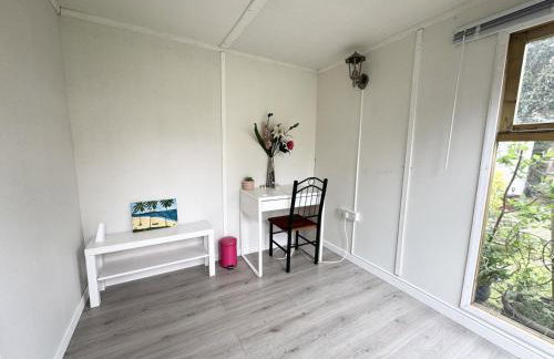 3 Bed with parking, ideal for families - Photo 20