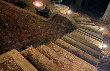 The cozy Lazy Laurel with year-round mountain views, hot tub, fire pit - Foto 23