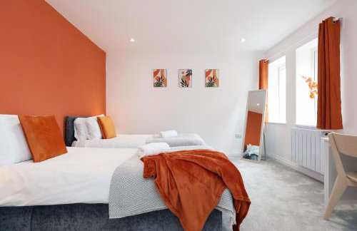 large 2 bed central apartment with balcony and private parking - Foto 53