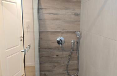 Siegen - Geisweid Work and stay Neu Modernisiert 2 Schlafzimmer Badezimmer Balkon - Foto 51