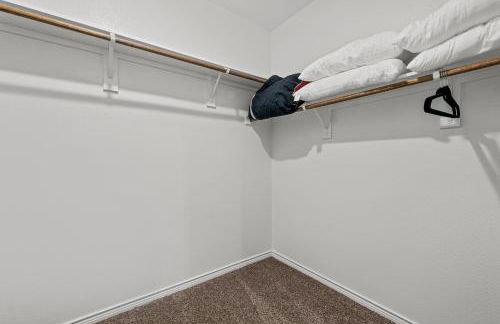 Single-level Home Game Area Ideal for Long Stays - Foto 35