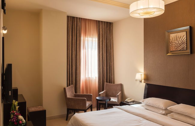 Dunes Hotel Apartments Oud Metha - Photo 19