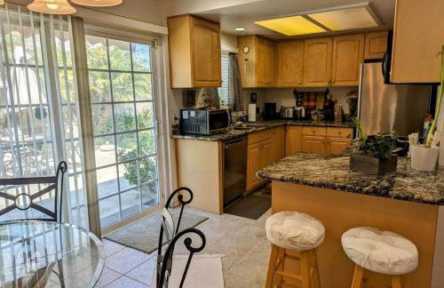 5 Minutes to South Bay Beaches! Private 2 bedroom 2 bath 2 level home with patio Excellent value! - Foto 34