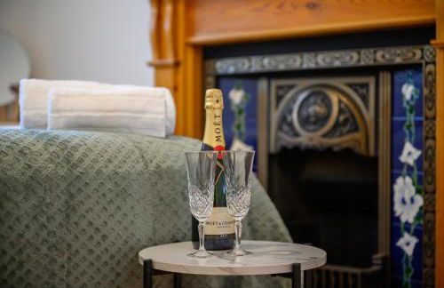 Cosy well-connected 3-bed house - Photo 4