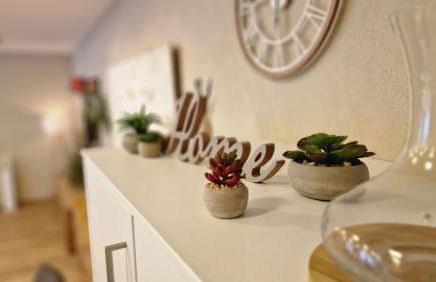 AUXBRG - 4 Zimmer, XL Wasserbett, 65 Zoll TV, XL Terrasse - Foto 45