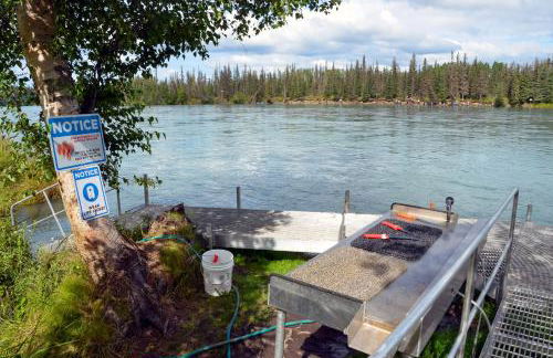 River Views and Fire Pit Cozy Soldotna Apartment! - Foto 31