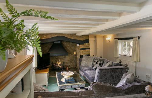 Beautiful 5-Bedroom Home with Cinema & Games Room - Foto 25