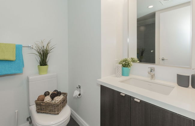 QuickStay - Yorkville's Finest (Yonge & Bloor) - Photo 16