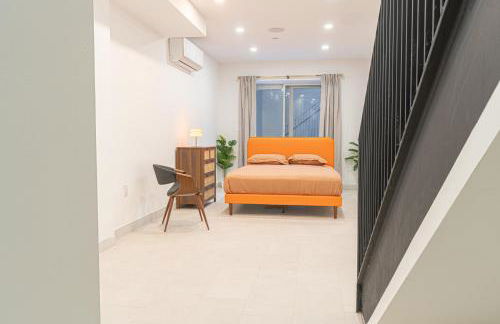Bright Studio Duplex with Private Backyard - Foto 21