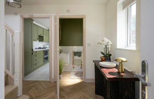 Modern Home on Edge of Cotswolds Private Parking - Photo 23