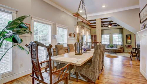 Close to Downtown, 11-Person Swim Spa-Hot Tub, 75" TV 4 Movie Nights, Spacious, Walk To Restaurants, Ping Pong - Foto 3