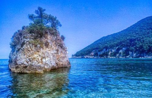 Kamari Guesthouse - Photo 33