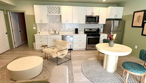 CUTE 1 BR Basement Apt Near Shops, Park - Foto 5