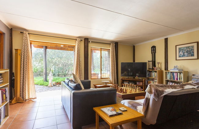 Experience Nature at Brenton on Sea With Breakers Dolphins and Whales - Foto 8