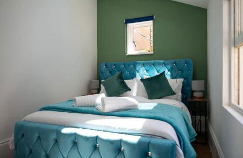 Warm Beachfront Getaway with Winter Ocean Views & Parking - Foto 76