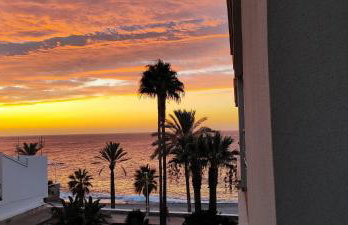 Castell Beach - Sea front - parking - swimming pool - Foto 1