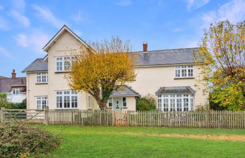 Beautiful Country House with Forest View & Garden - Foto 31