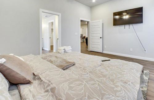 8 Mi to TTU! Pet-Friendly Home with Patio and Yard - Foto 11