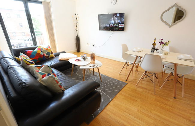 O2 Mailbox Central Premier Apartment - Photo 1